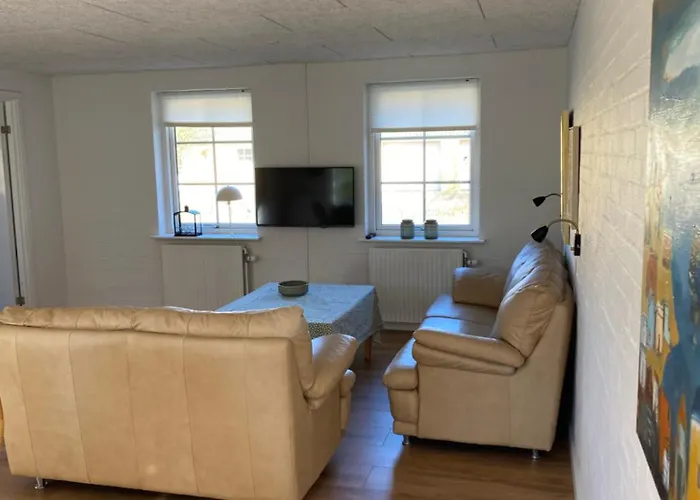 Ellemose Bed & Breakfast 4*
